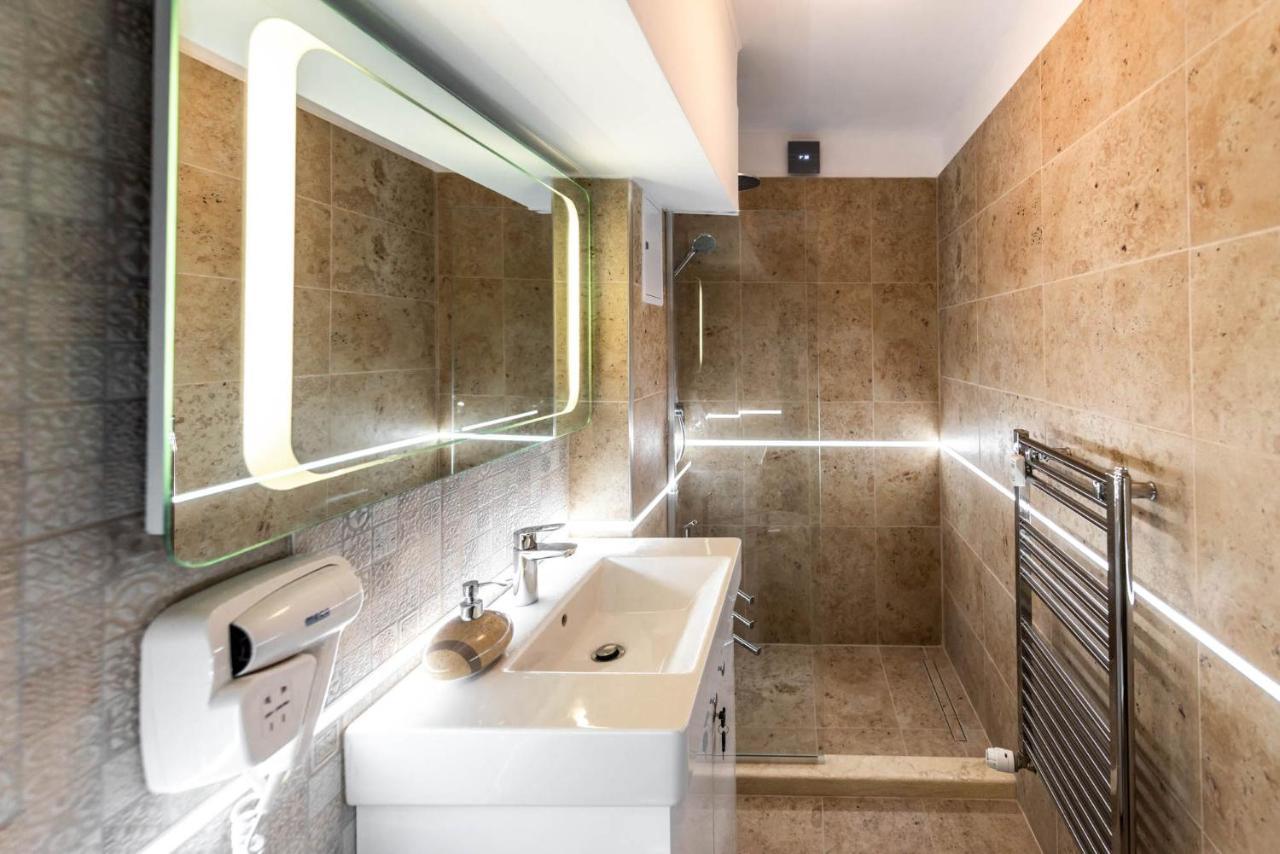 La Nueve Suite Braşov Esterno foto