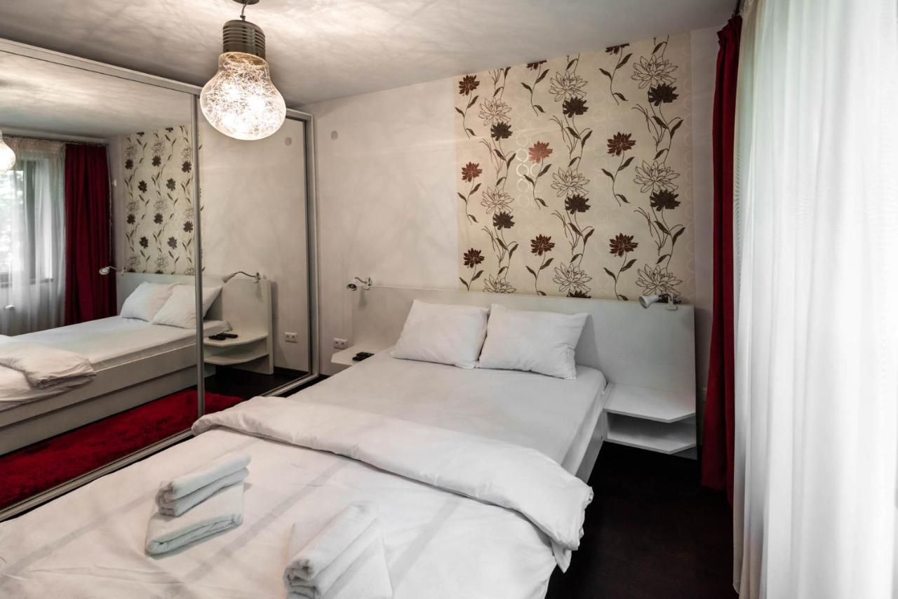 La Nueve Suite Braşov Esterno foto